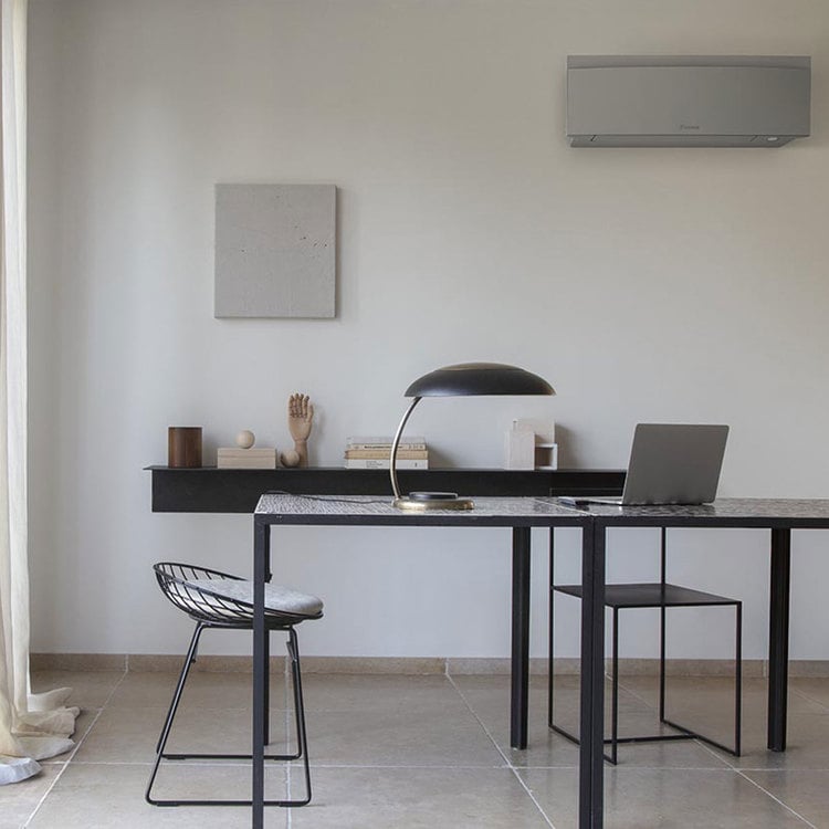 Condizionatore Daikin Emura 3 quadri split 12000+12000+12000+12000 BTU inverter A++ wifi unità esterna 7.4 kW Silver