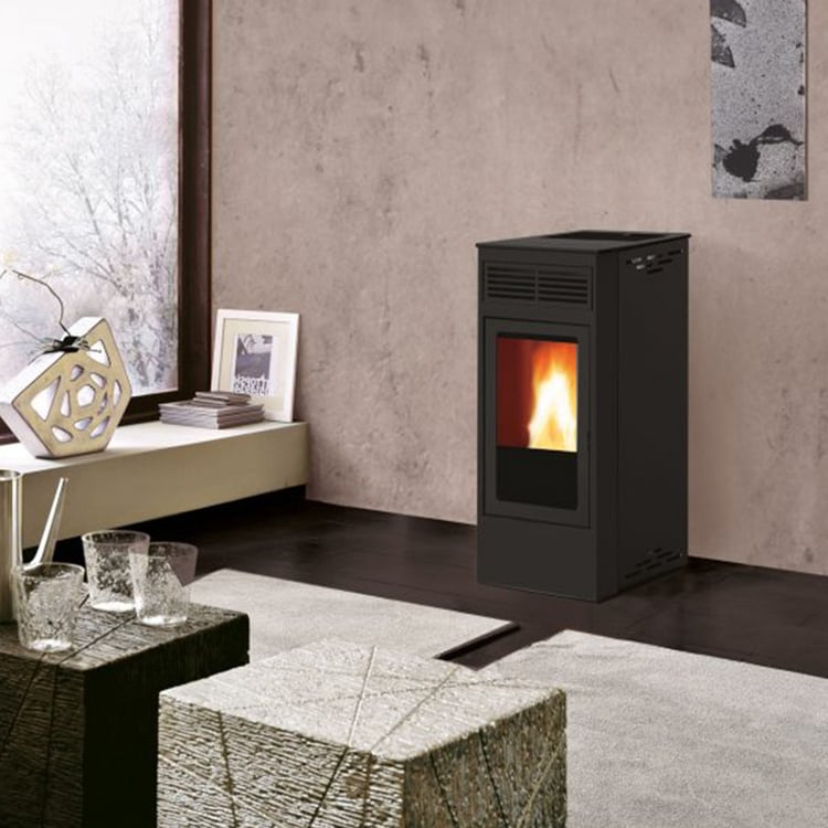 Stufa a pellet Italiana Camini Yulia 7 kW ad aria grigio antracite